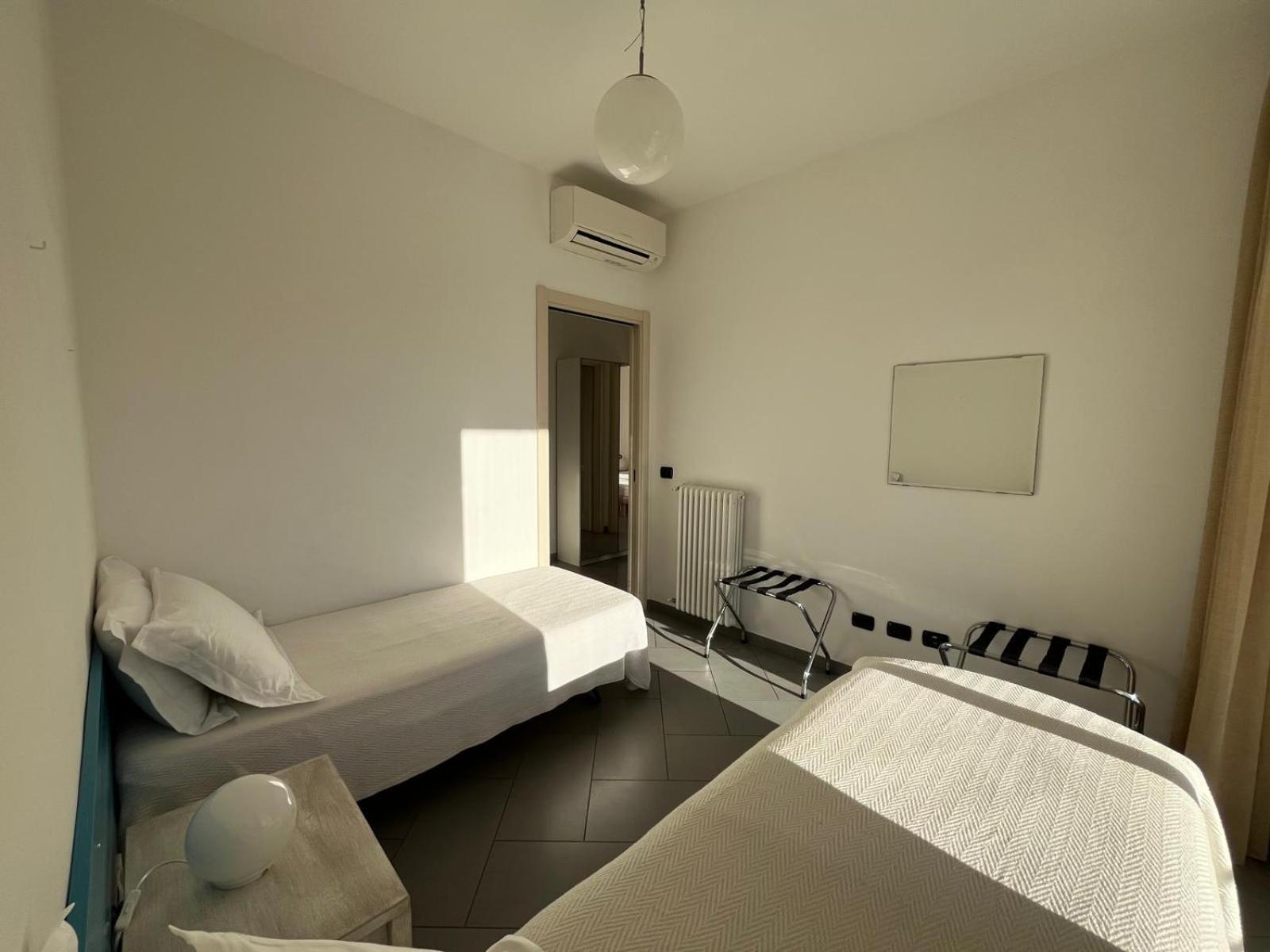 Dea Apartments Альбенга Экстерьер фото