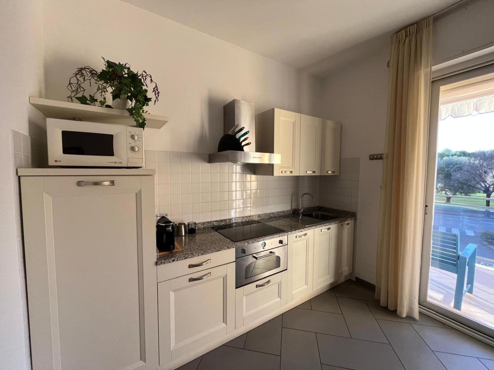 Dea Apartments Альбенга Экстерьер фото