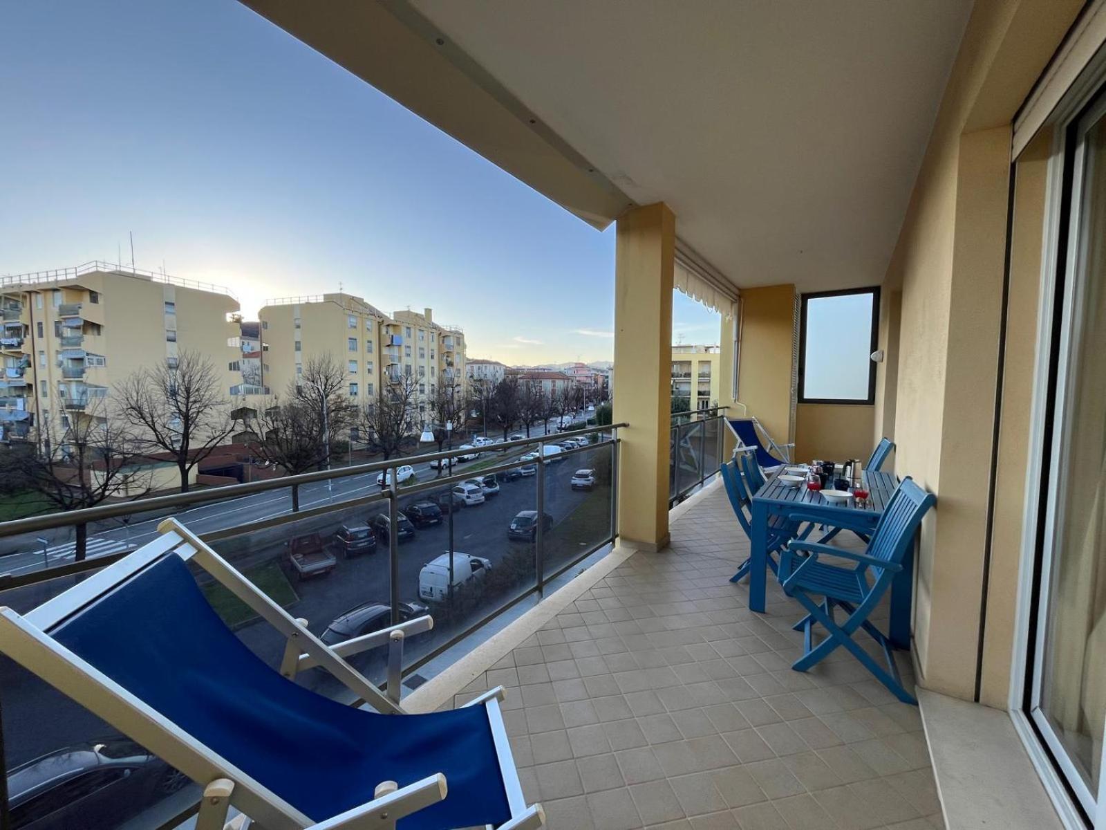 Dea Apartments Альбенга Экстерьер фото
