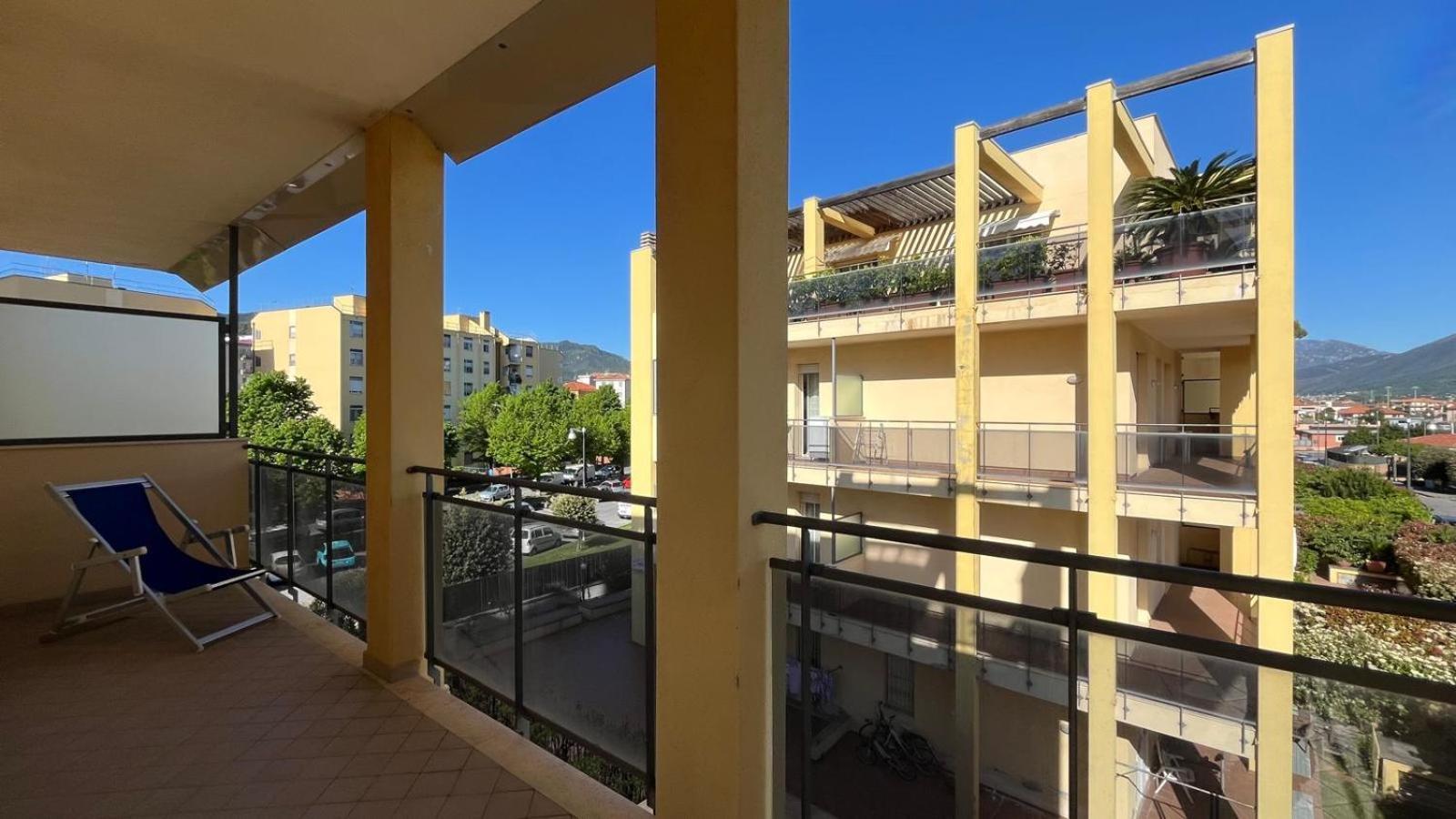Dea Apartments Альбенга Экстерьер фото