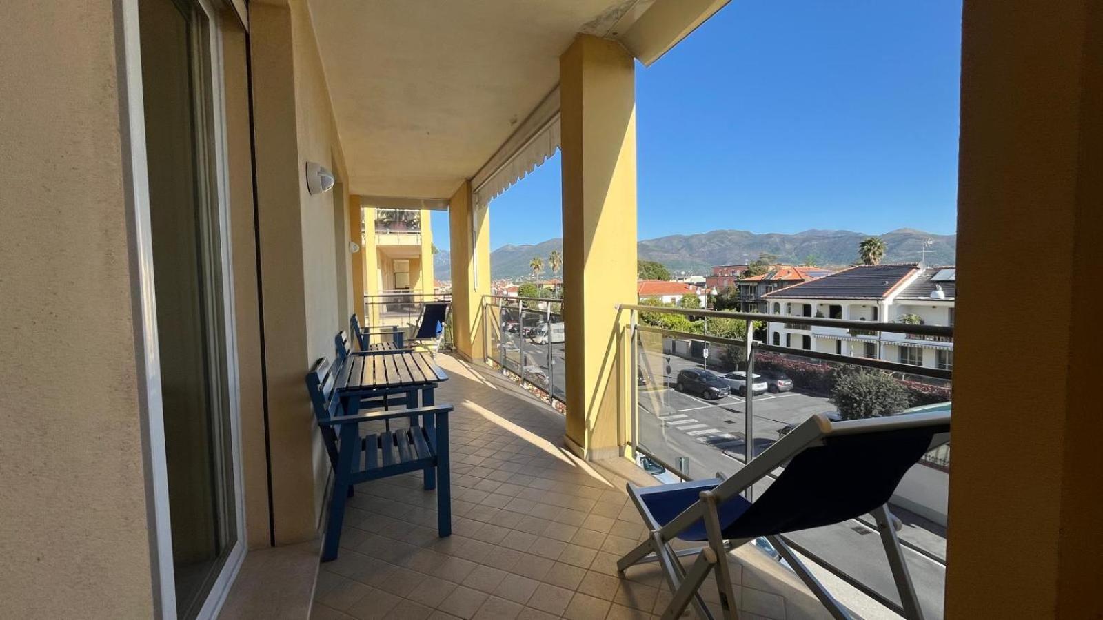 Dea Apartments Альбенга Экстерьер фото