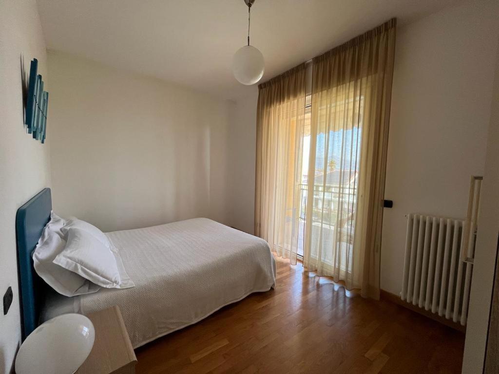 Dea Apartments Альбенга Экстерьер фото